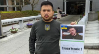 Япон оюутан төгсөлтийн ёслол дээрээ Зеленськийг дуурайн хувцаслажээ