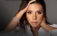 Spice Girls хамтлагийн гишүүн Виктория Бекхэмийн тухай баримтат кино гарав
