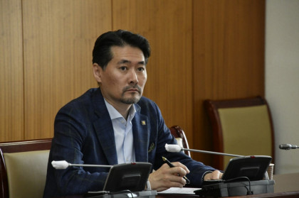 УИХ-ын гишүүн Г.Амартүвшин Хөгжлийн банкны шүүх хуралд мэдүүлэг өглөө